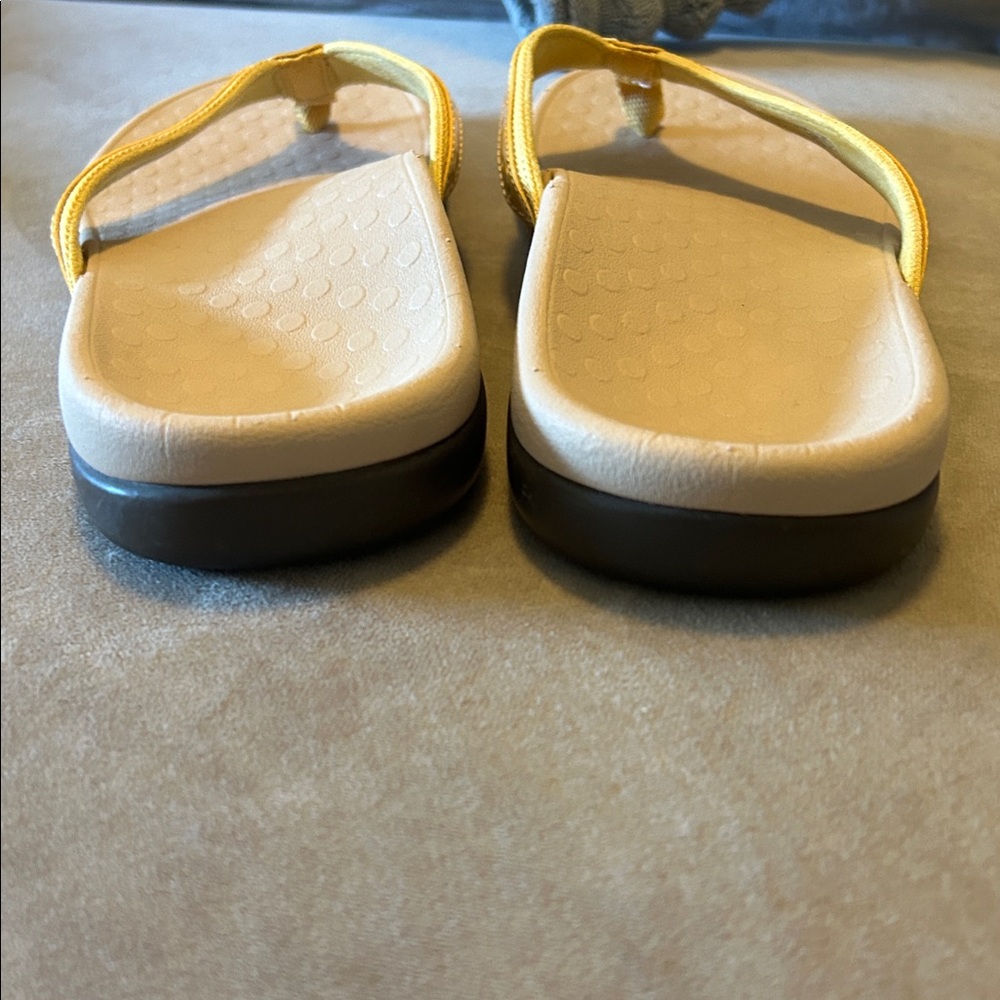 Vionic Yellow Women's Sandals - Picture 5 of 6